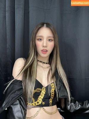 WomenK-pop photo #0086