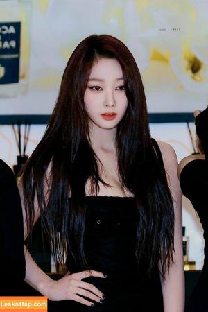 WomenK-pop photo #0132