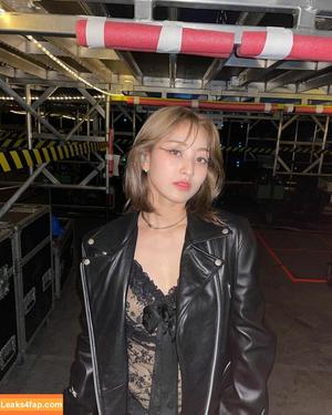 WomenK-pop photo #0238