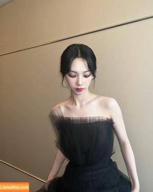 WomenK-pop photo #0265
