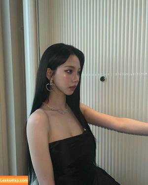 WomenK-pop photo #0266