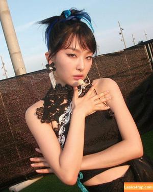 WomenK-pop photo #0309