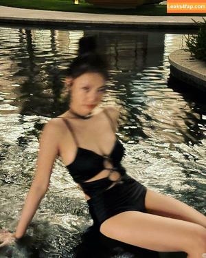 WomenK-pop photo #0395