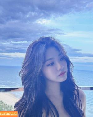 WomenK-pop photo #0436