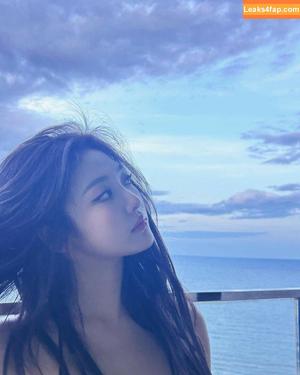 WomenK-pop photo #0437