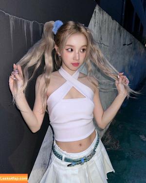 WomenK-pop photo #0447