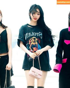 WomenK-pop photo #0467