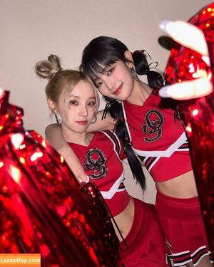 WomenK-pop photo #0472