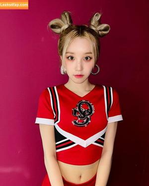 WomenK-pop photo #0475