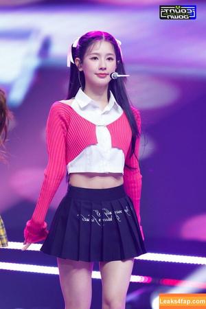 WomenK-pop photo #0495