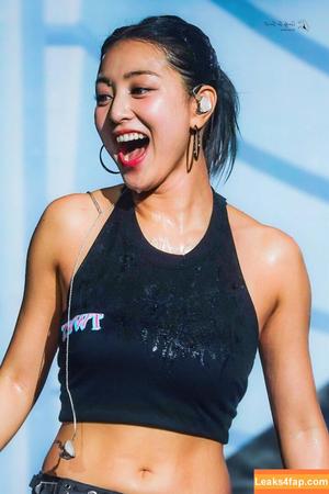 WomenK-pop photo #0549