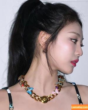 WomenK-pop photo #0561