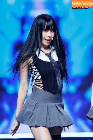 WomenK-pop photo #0571