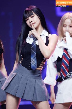 WomenK-pop photo #0572