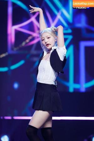 WomenK-pop photo #0576