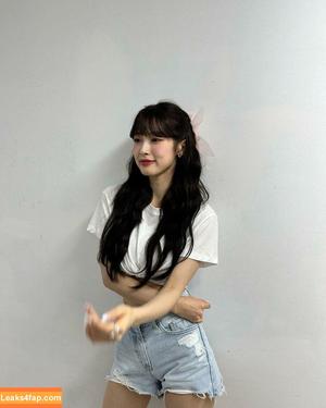 WomenK-pop photo #0586