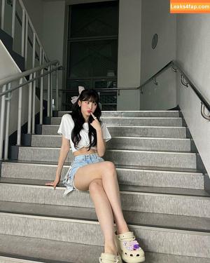 WomenK-pop photo #0589