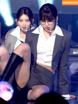 WomenK-pop photo #0667