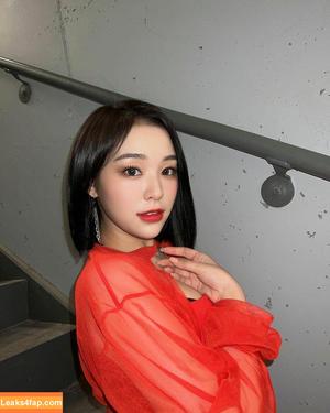 WomenK-pop photo #0675