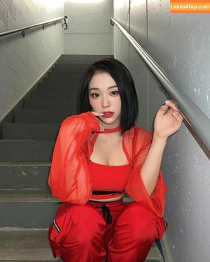 WomenK-pop photo #0676