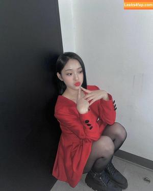 WomenK-pop photo #0688