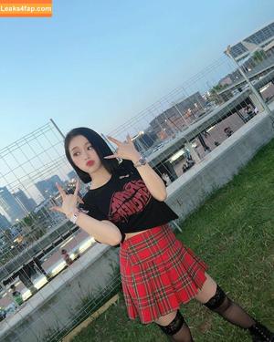 WomenK-pop photo #0696