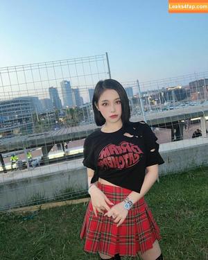 WomenK-pop photo #0699