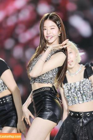 WomenK-pop photo #0711
