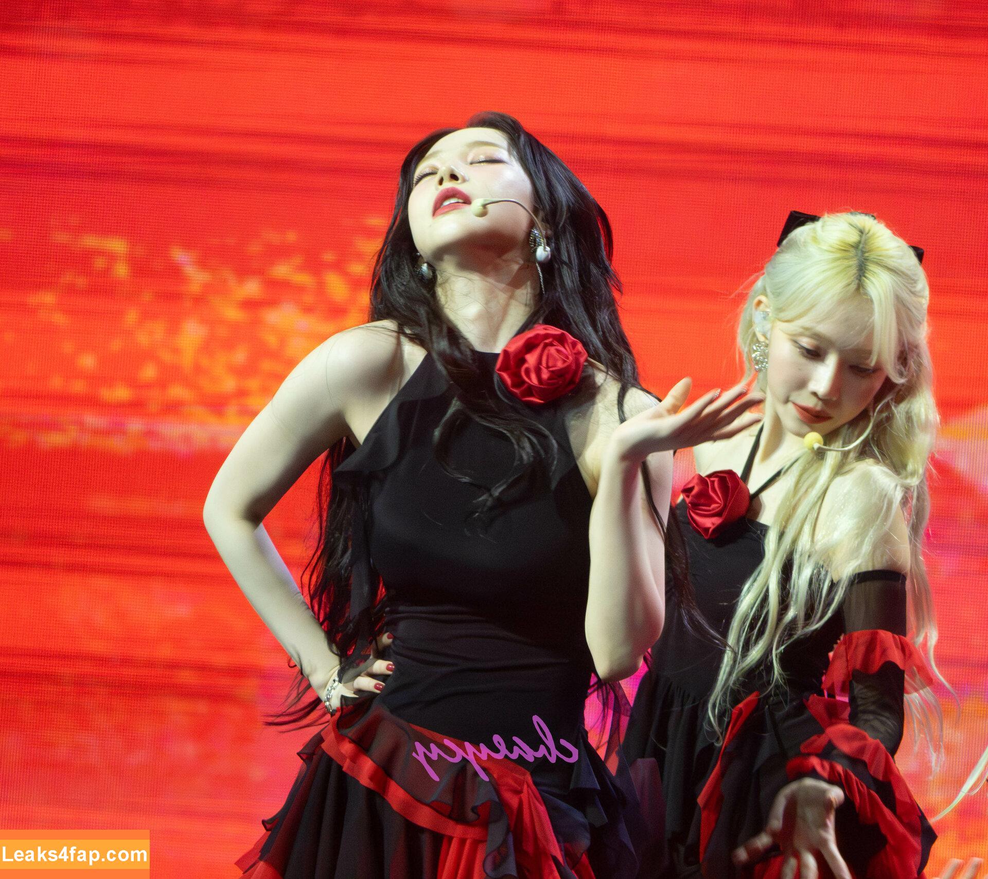 WomenK-pop /  слитое фото фото #1635