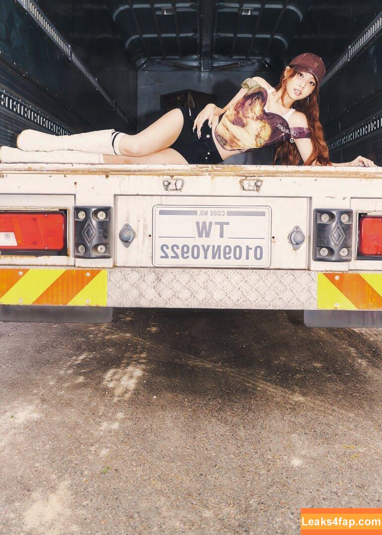 WomenK-pop /  leaked photo photo #2239