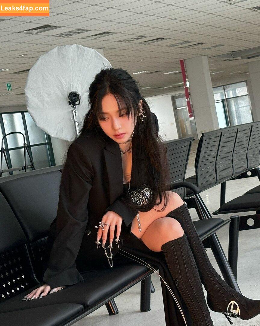 WomenK-pop /  leaked photo photo #2242