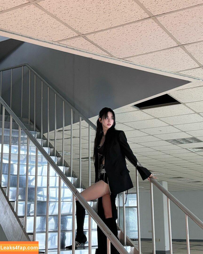 WomenK-pop /  leaked photo photo #2244