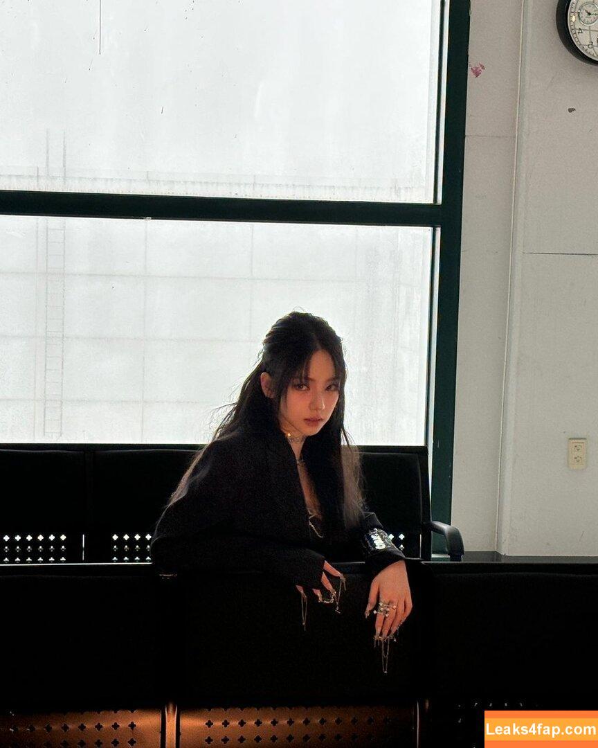 WomenK-pop /  leaked photo photo #2251