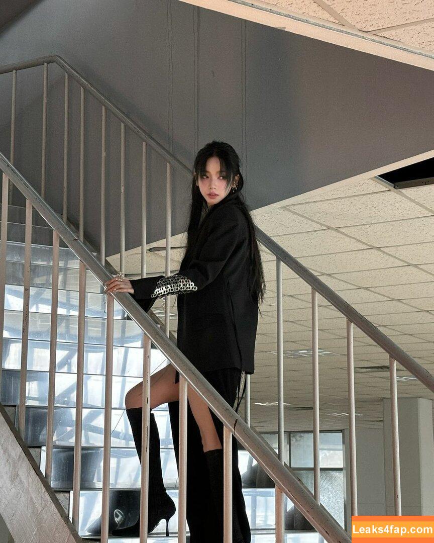 WomenK-pop /  leaked photo photo #2255