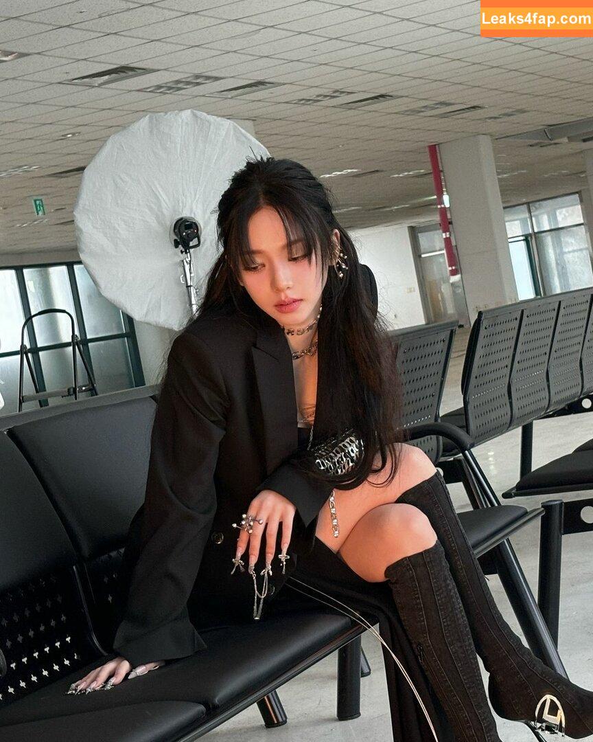 WomenK-pop /  leaked photo photo #2258