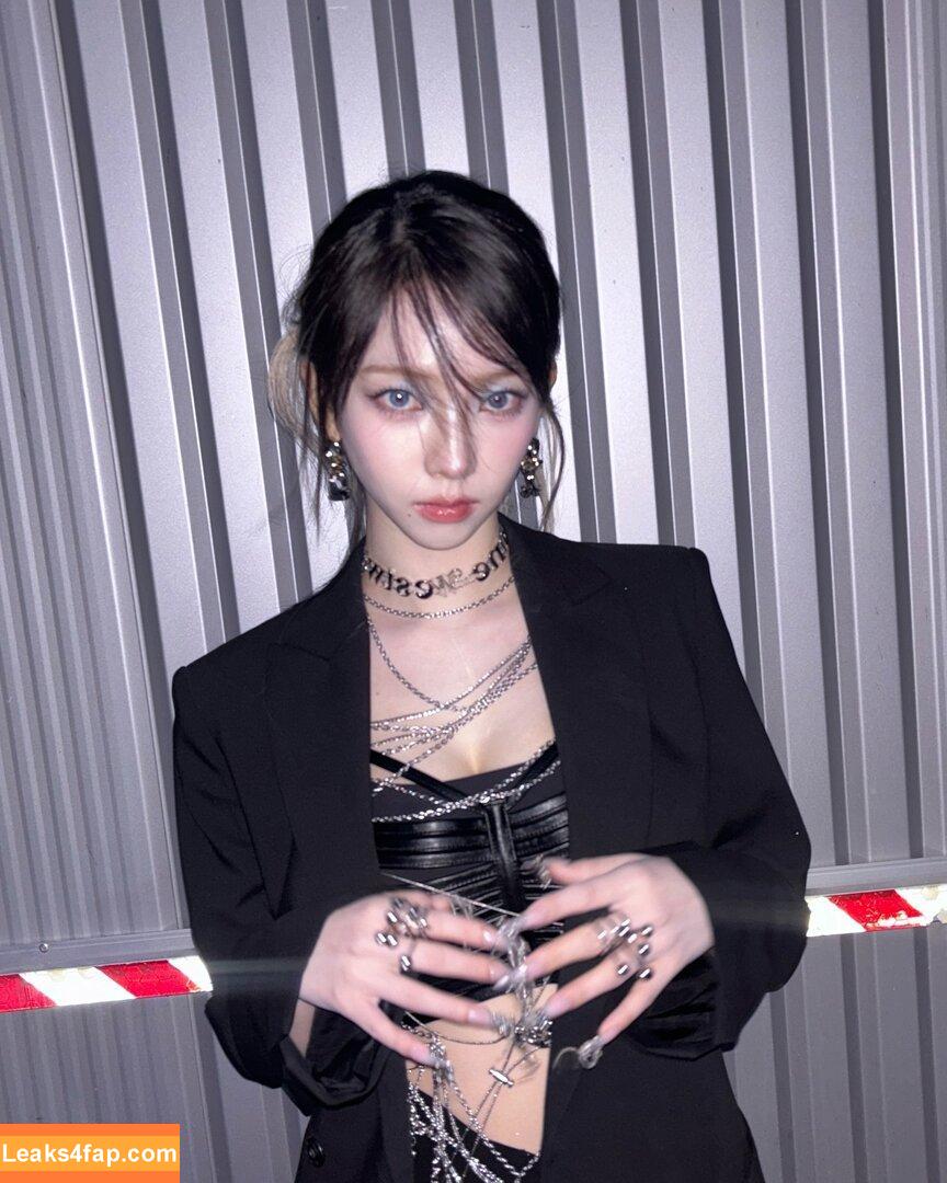 WomenK-pop /  leaked photo photo #2303