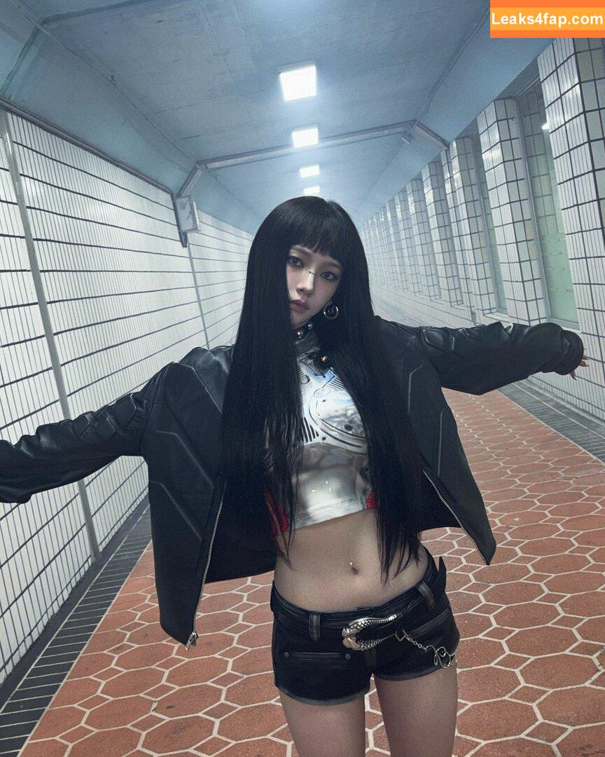 WomenK-pop /  leaked photo photo #2310