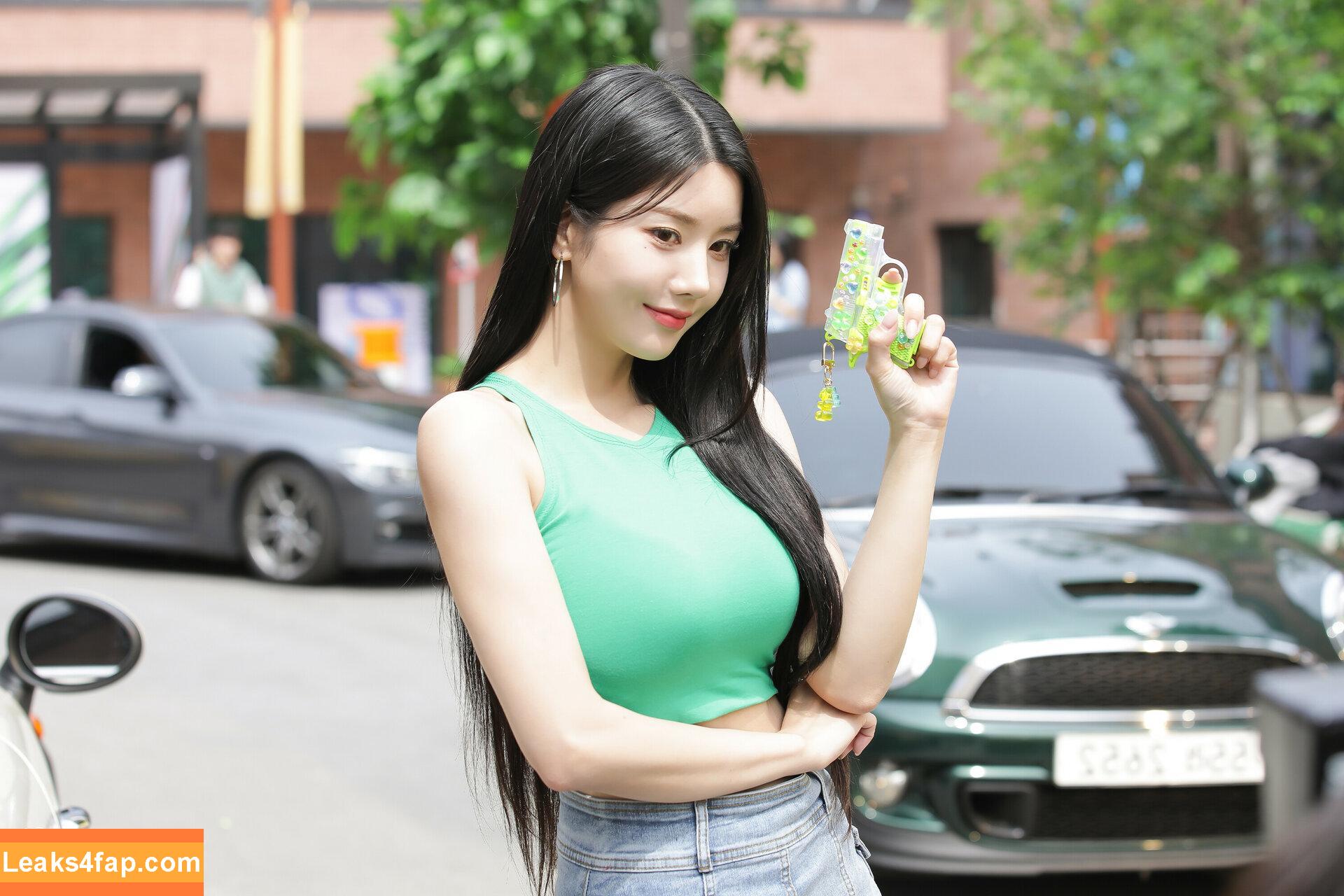 WomenK-pop /  leaked photo photo #2327