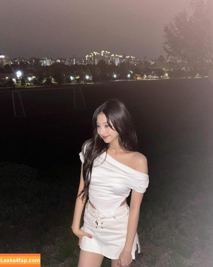 WomenK-pop /  leaked photo photo #2355