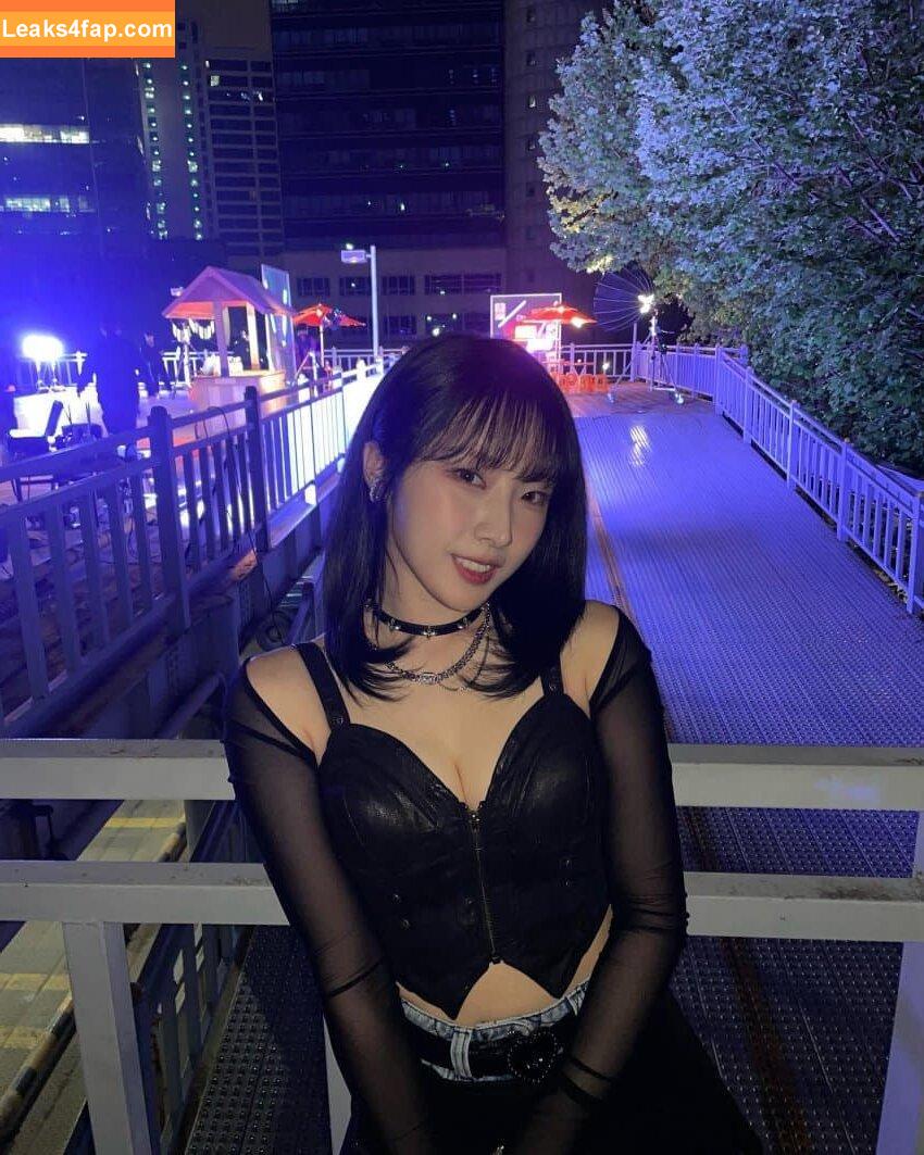 WomenK-pop /  leaked photo photo #2360