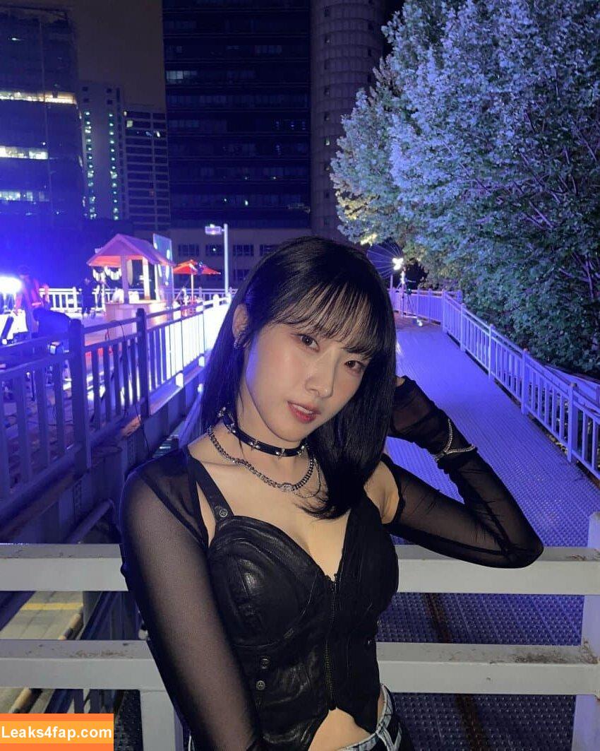 WomenK-pop /  leaked photo photo #2361