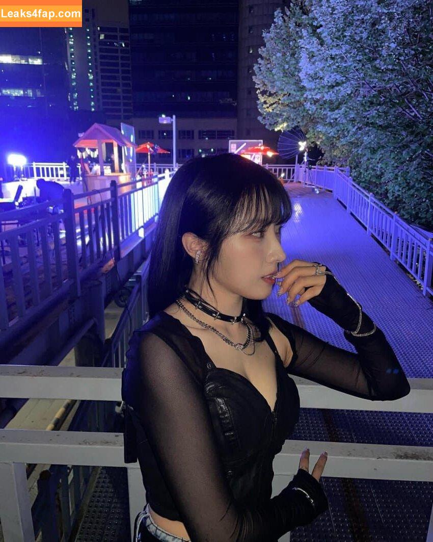 WomenK-pop /  leaked photo photo #2362