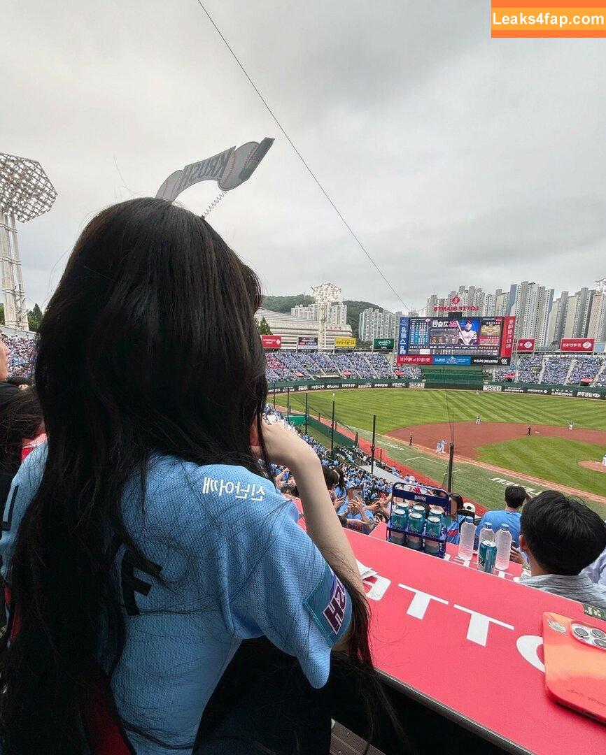 WomenK-pop /  leaked photo photo #2399