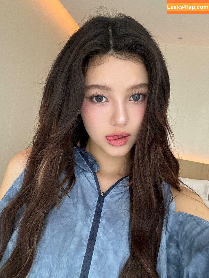 WomenK-pop /  leaked photo photo #2404