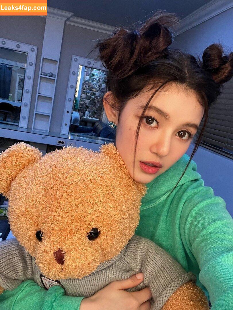 WomenK-pop /  leaked photo photo #2408