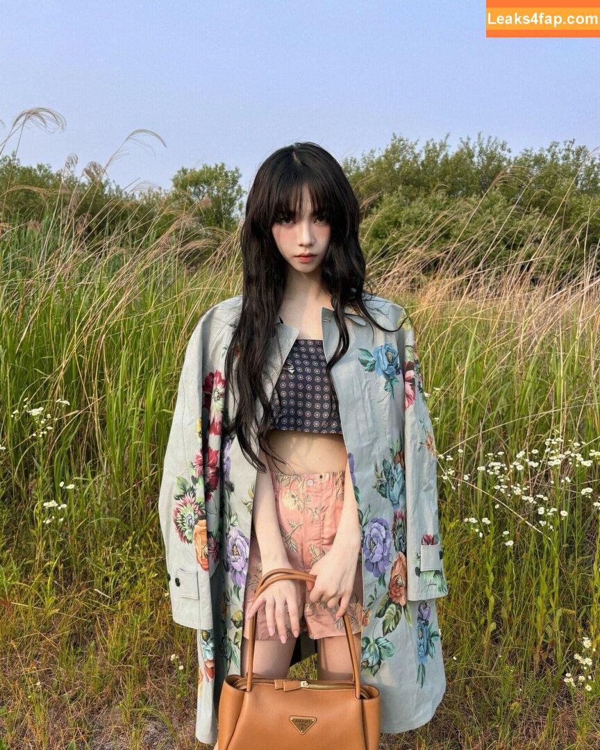 WomenK-pop /  leaked photo photo #2436