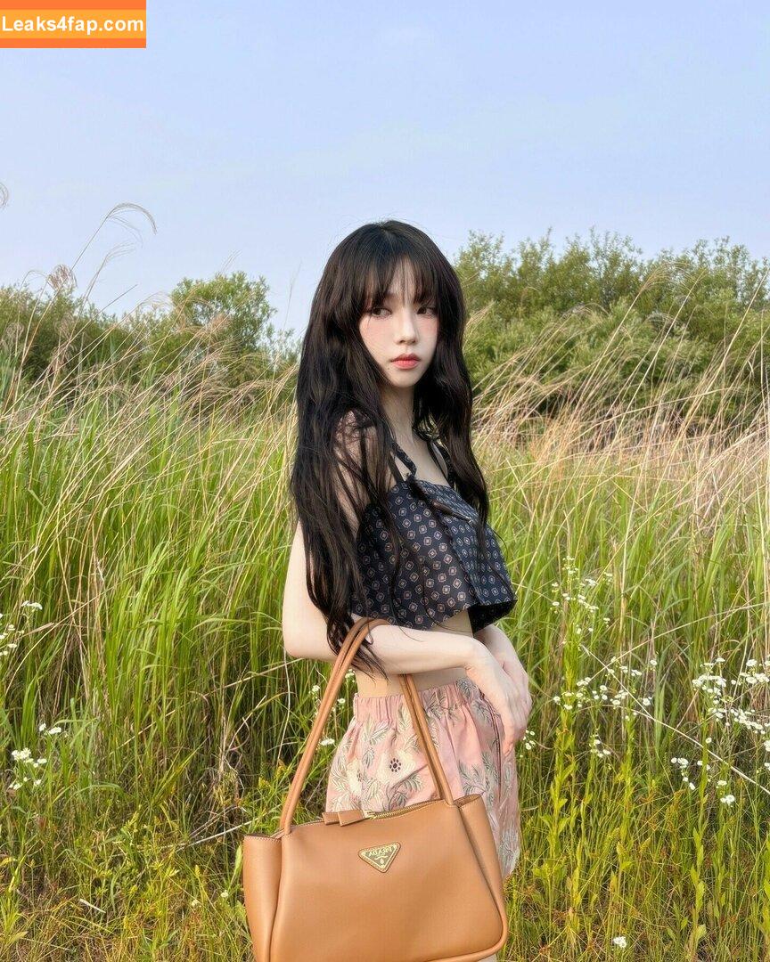 WomenK-pop /  leaked photo photo #2438