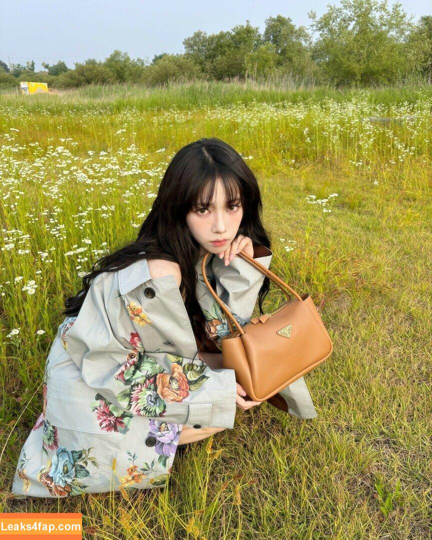 WomenK-pop /  leaked photo photo #2444