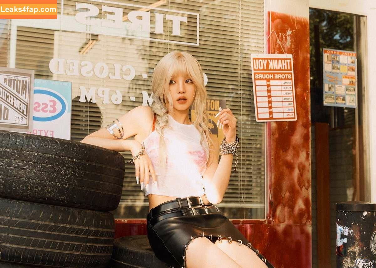 WomenK-pop /  leaked photo photo #2492