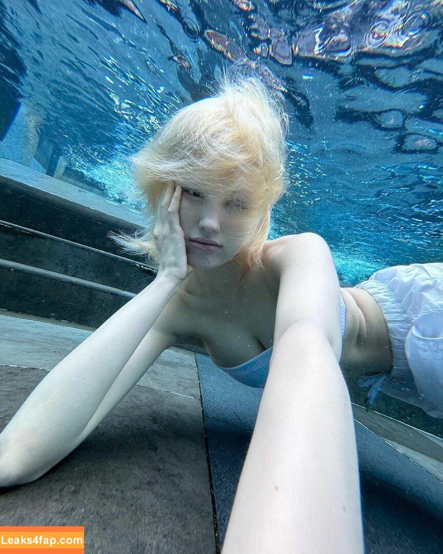 WomenK-pop /  leaked photo photo #2504